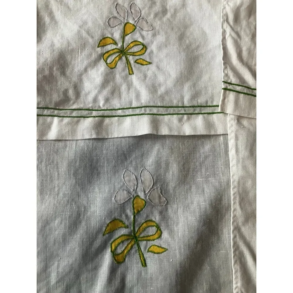 Vintage Linen Dinner Napkins Set of 6 Embroidered Floral Luncheon Napkins